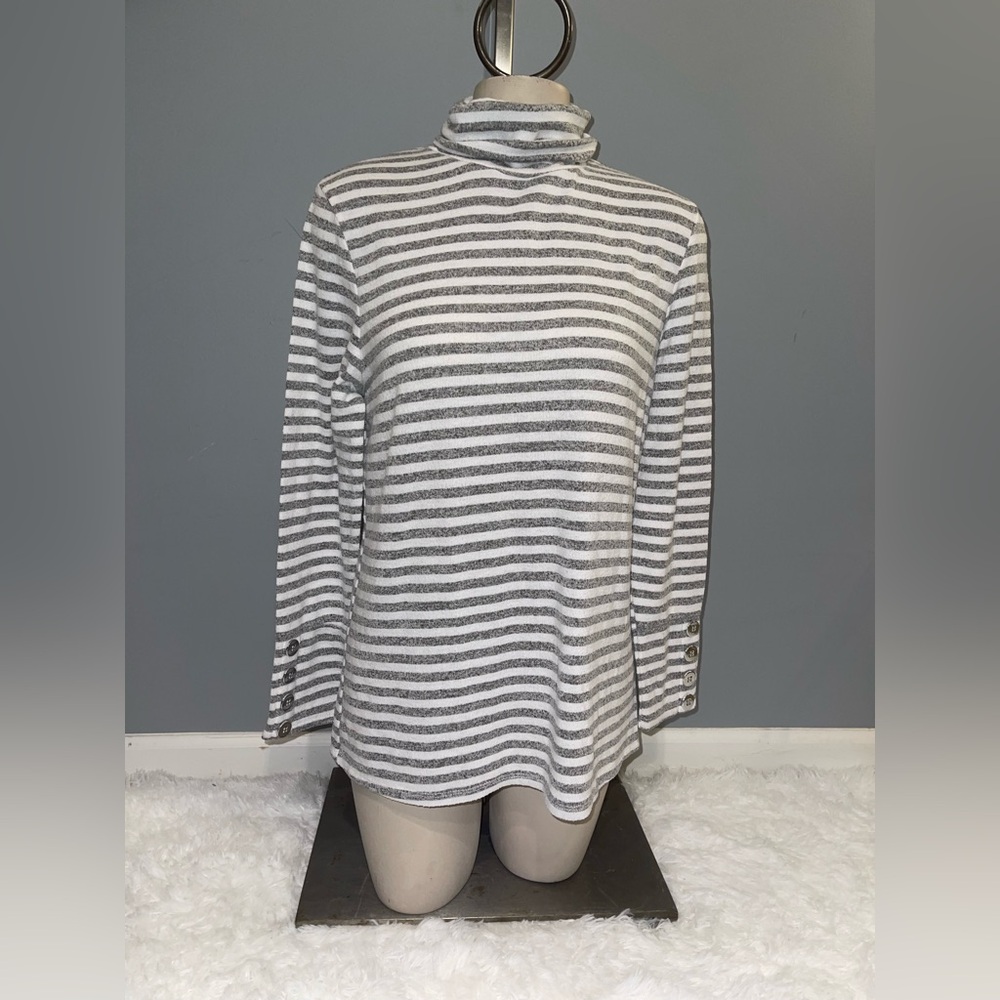 Grey white stripe turtleneck sweater top shirt 89th & Madison woman’s L petite